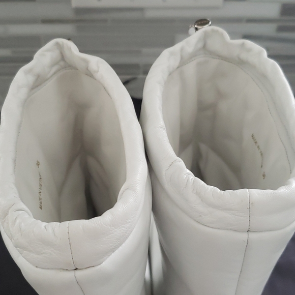 Prada winter boots collection 2020, worn once - Picture 7 of 9